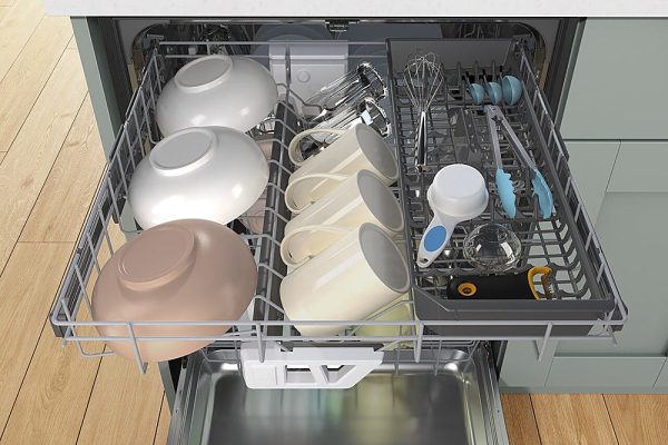 Whirlpool - 24" Top Control Built-In Dishwasher with Stainless Steel Tub, Large Capacity & 3rd Rack, 47 dBA - Stainless steel - Image 16